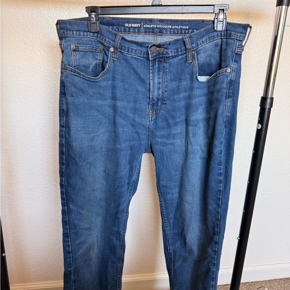 Old Navy Men's Relaxed Fit Jeans in Blue